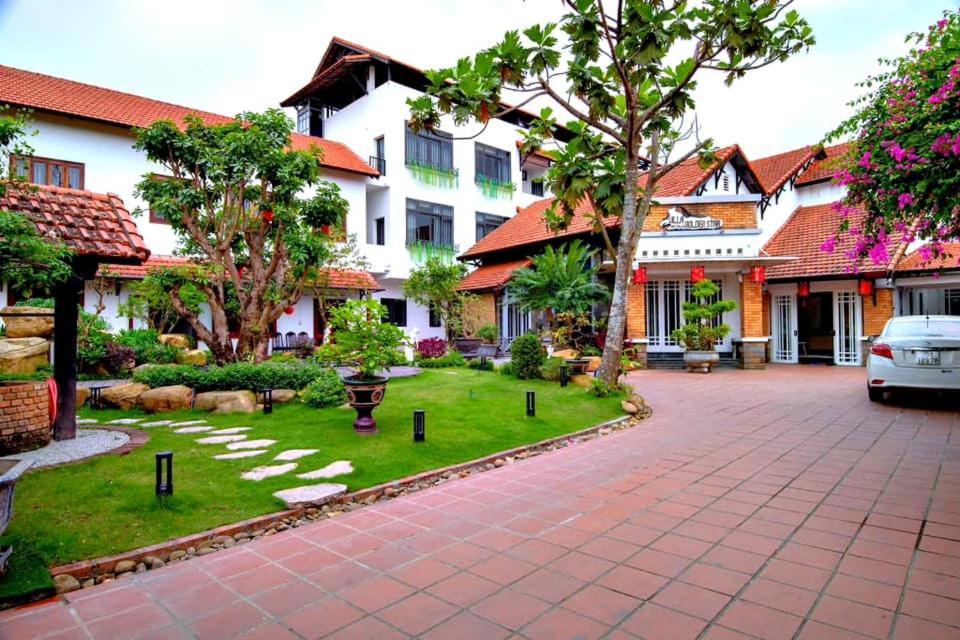 Golden Star Villa Hue Exterior photo